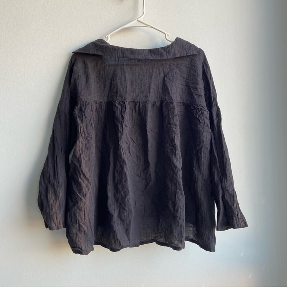 Navy shirt with button-up front and flowy - Picture 3 of 3